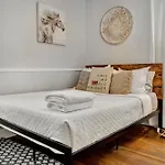 Spacious 4Br Home With Cozy Vibes In Louisville