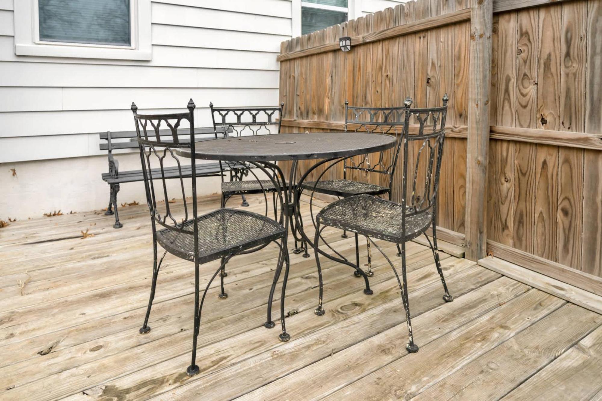 Spacious 4br With Cozy Vibes In Holiday home