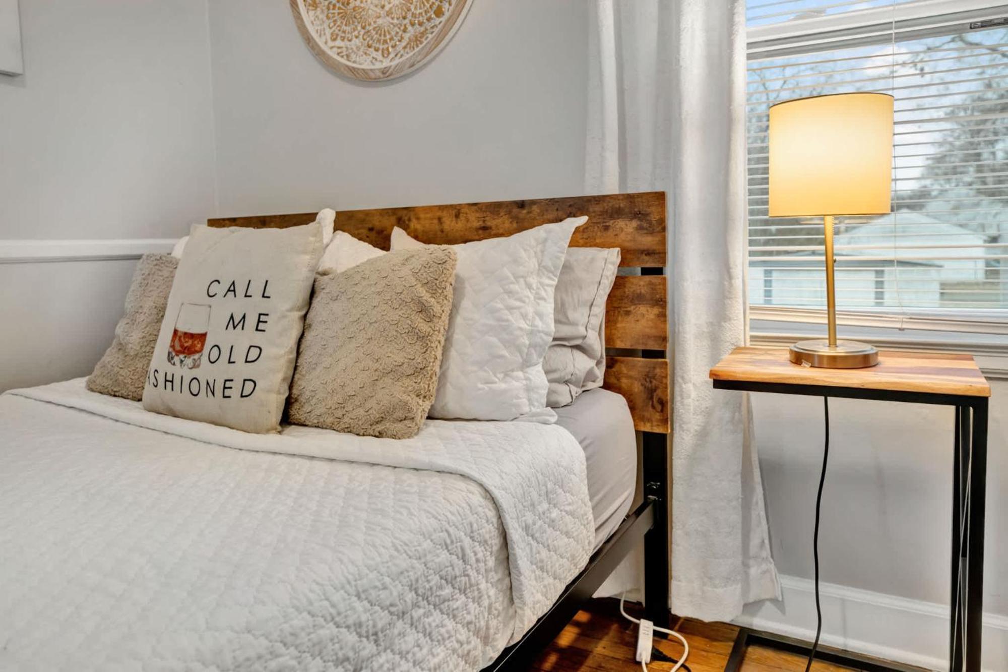Spacious 4br With Cozy Vibes In Holiday home Louisville