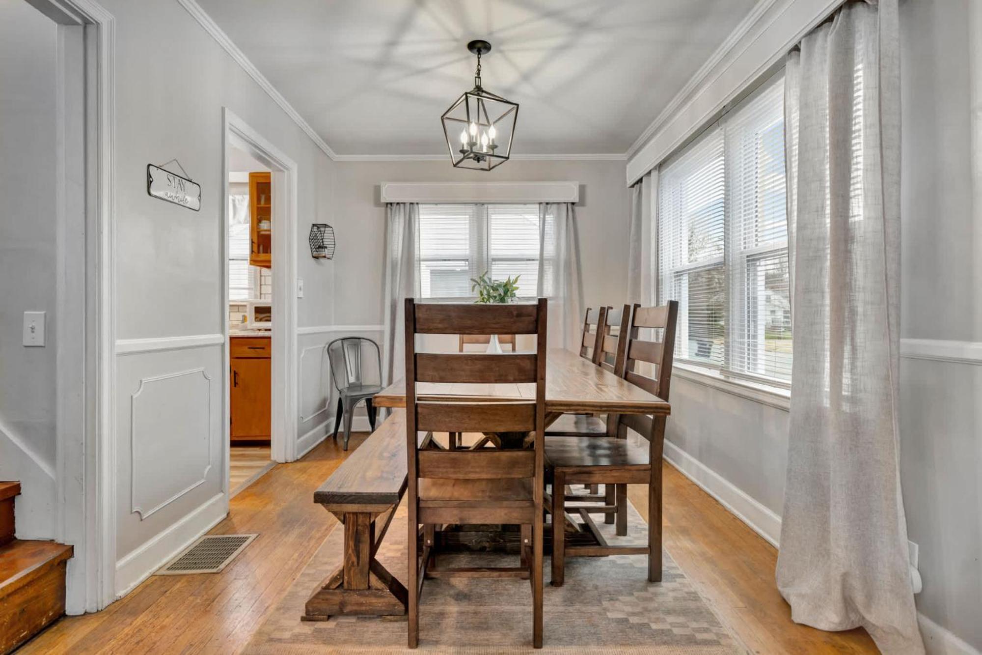 Spacious 4br With Cozy Vibes In Holiday home