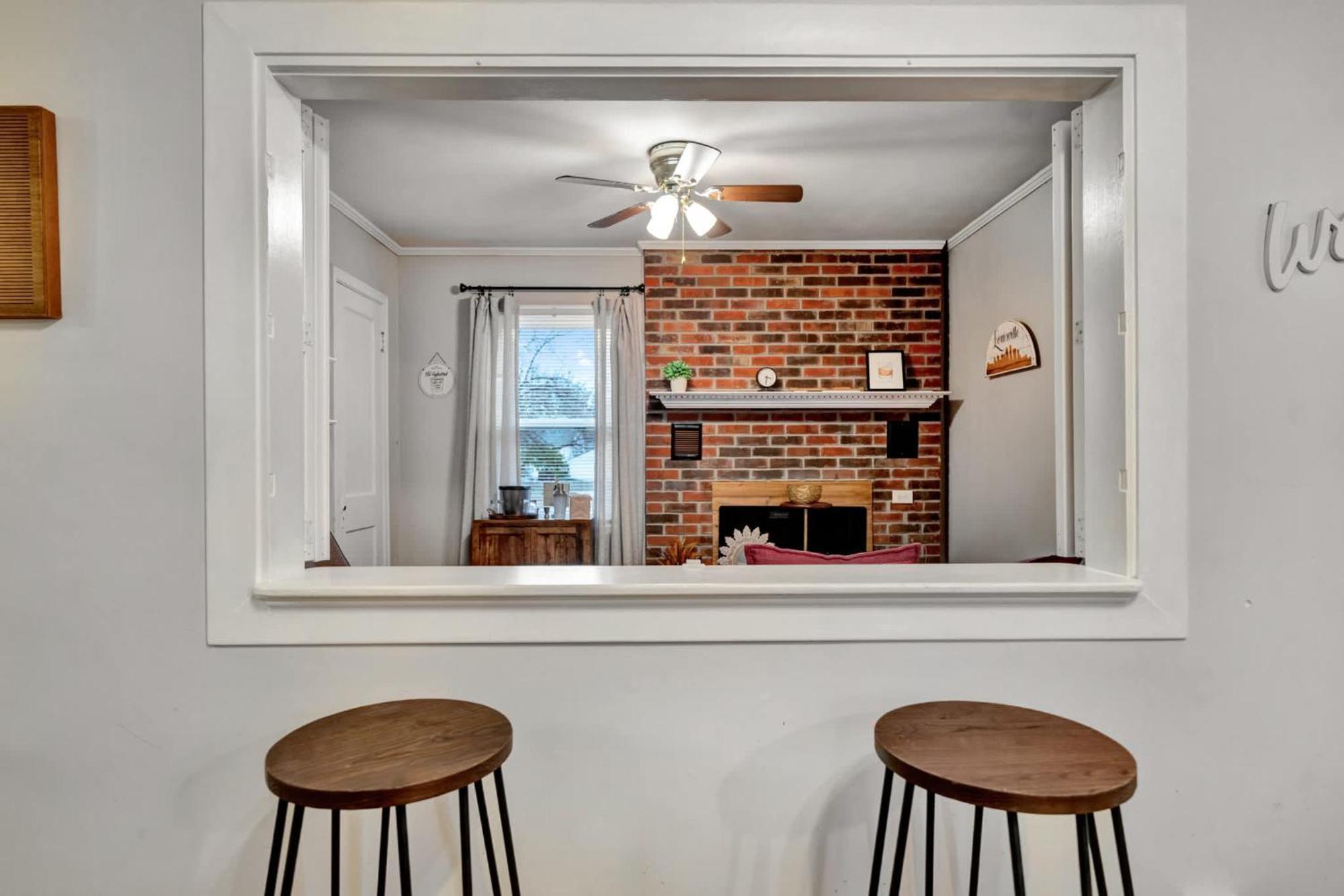 Spacious 4br With Cozy Vibes In *