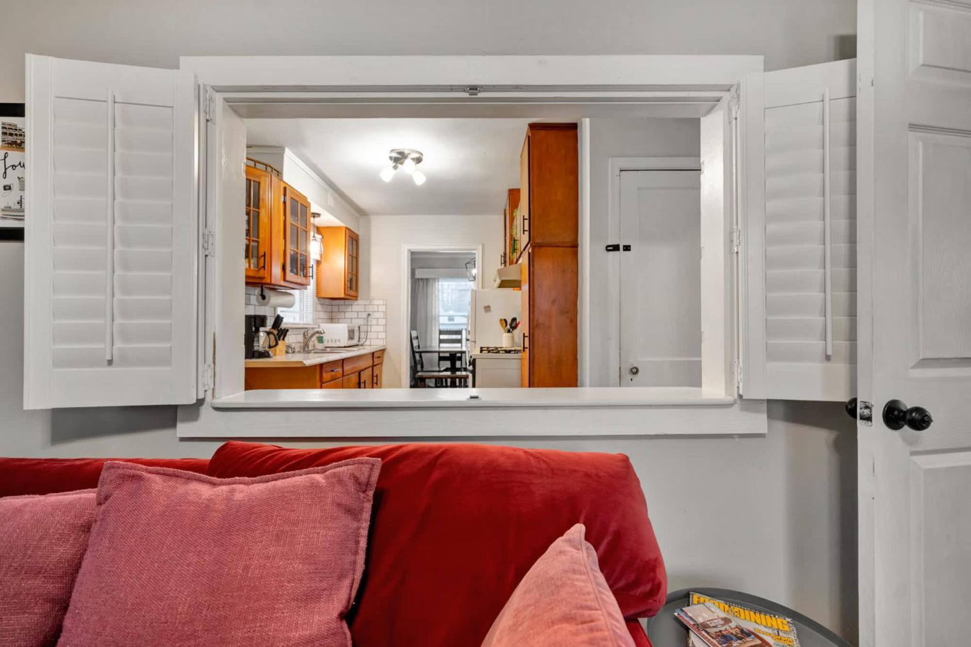 Spacious 4br With Cozy Vibes In *