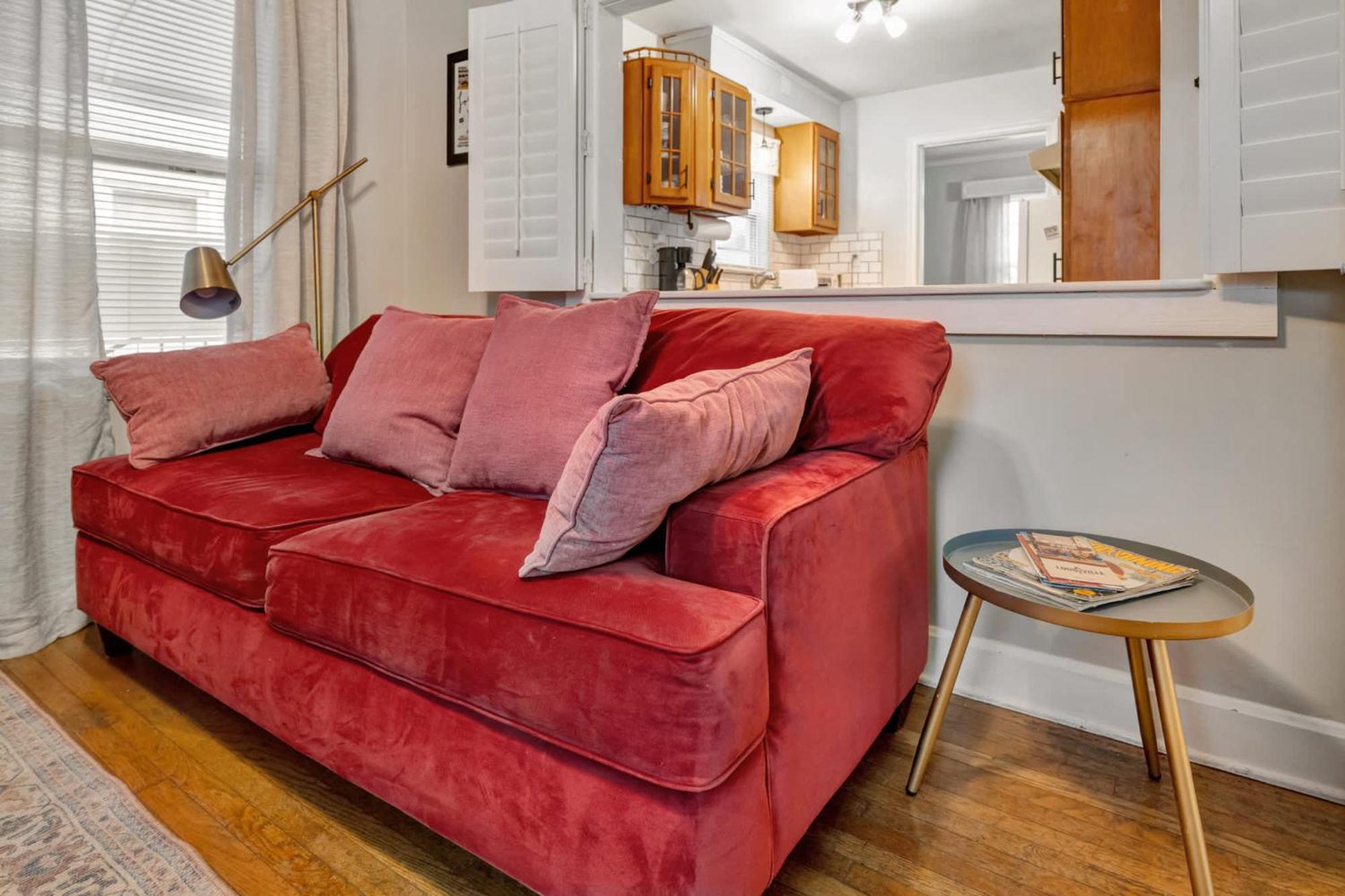 Spacious 4br With Cozy Vibes In *
